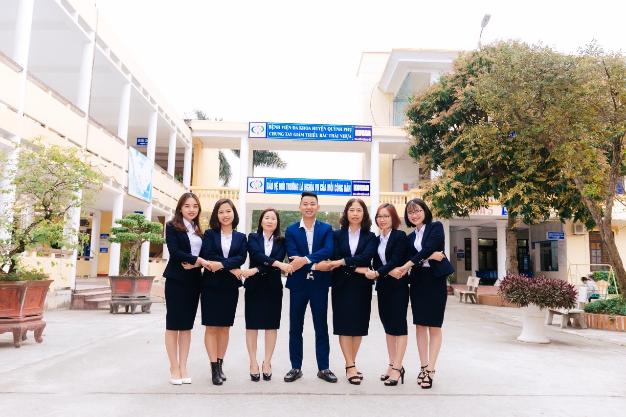 TẬP THỂ CÁN BỘ KHOA XET NGHIỆM BỆNH VIỆN ĐA KHOA HUYỆN QUỲNH PHỤ