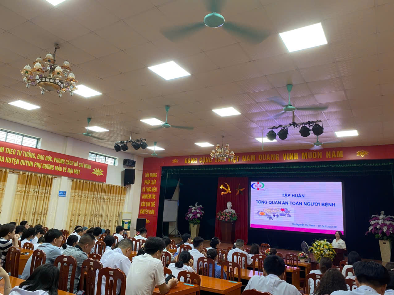 Tập huấn chuyên đề ''An toàn người bệnh'' năm 2026