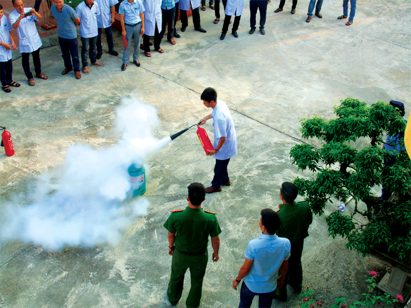 Tập huấn phòng cháy chữa cháy tại BVĐK Quỳnh Phụ