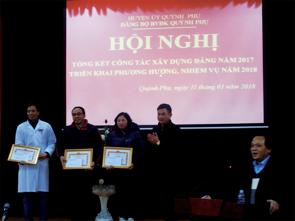 Đảng bộ BVĐK Quỳnh Phụ tổ chức Tổng kết công tác xây dựng Đảng năm 2017; triển khai phương hướng, nhiệm vụ năm 2018.